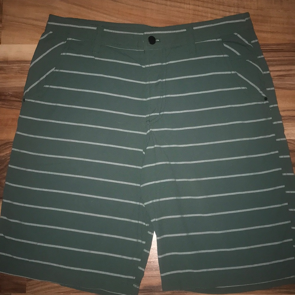 Lululemon Men’s Flat Front Shorts waist 32 with a 9” inseam